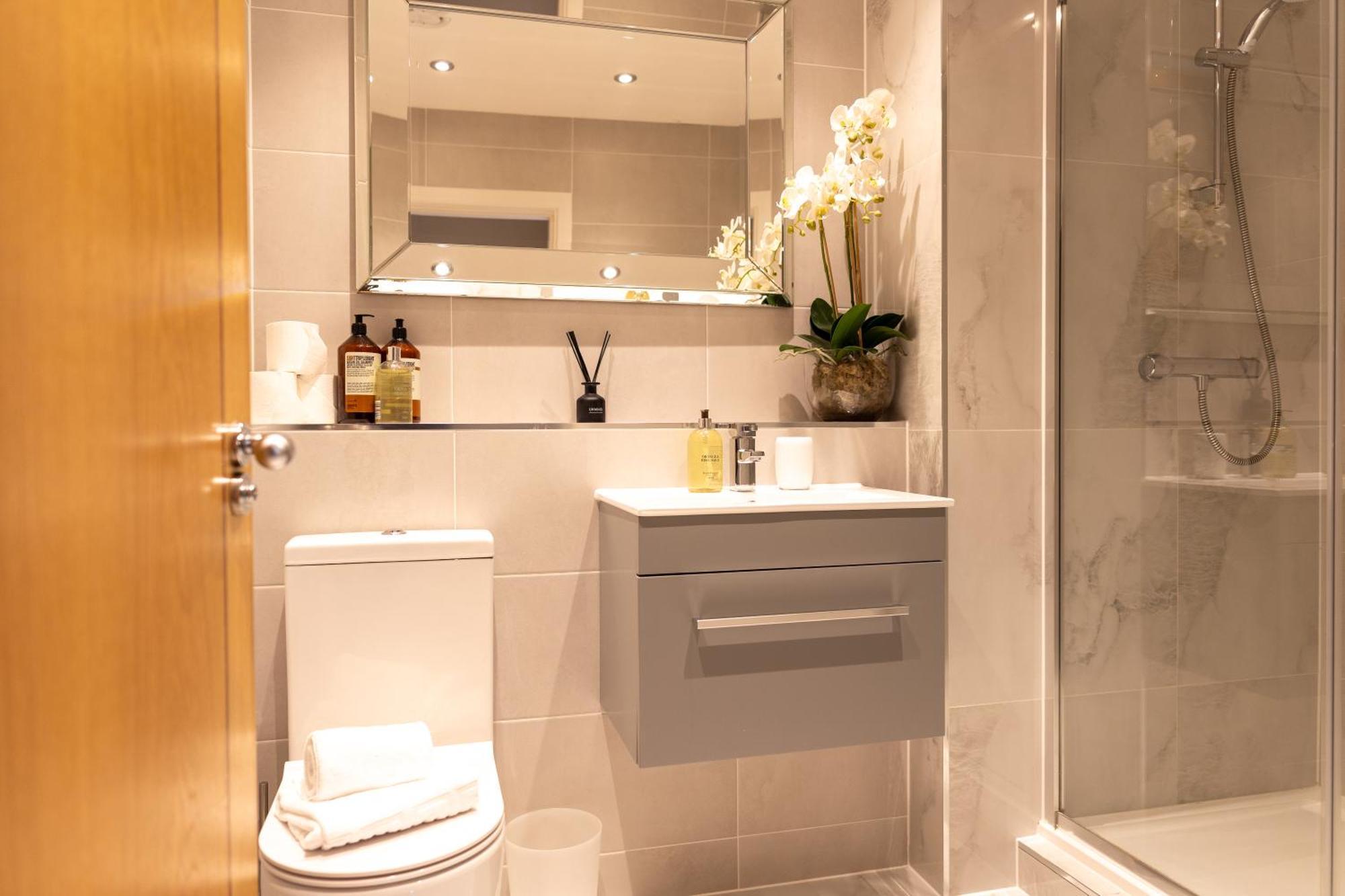 Exclusive Cardiff City Centre Apartment Kültér fotó